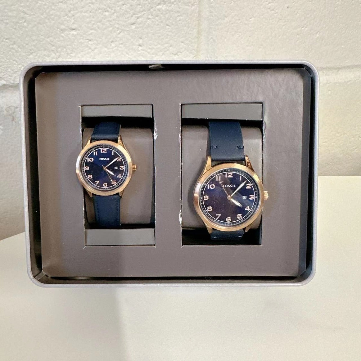 Fossil BQ2470 His and Her Wylie Three-Hand Navy Leather Watch Box Set