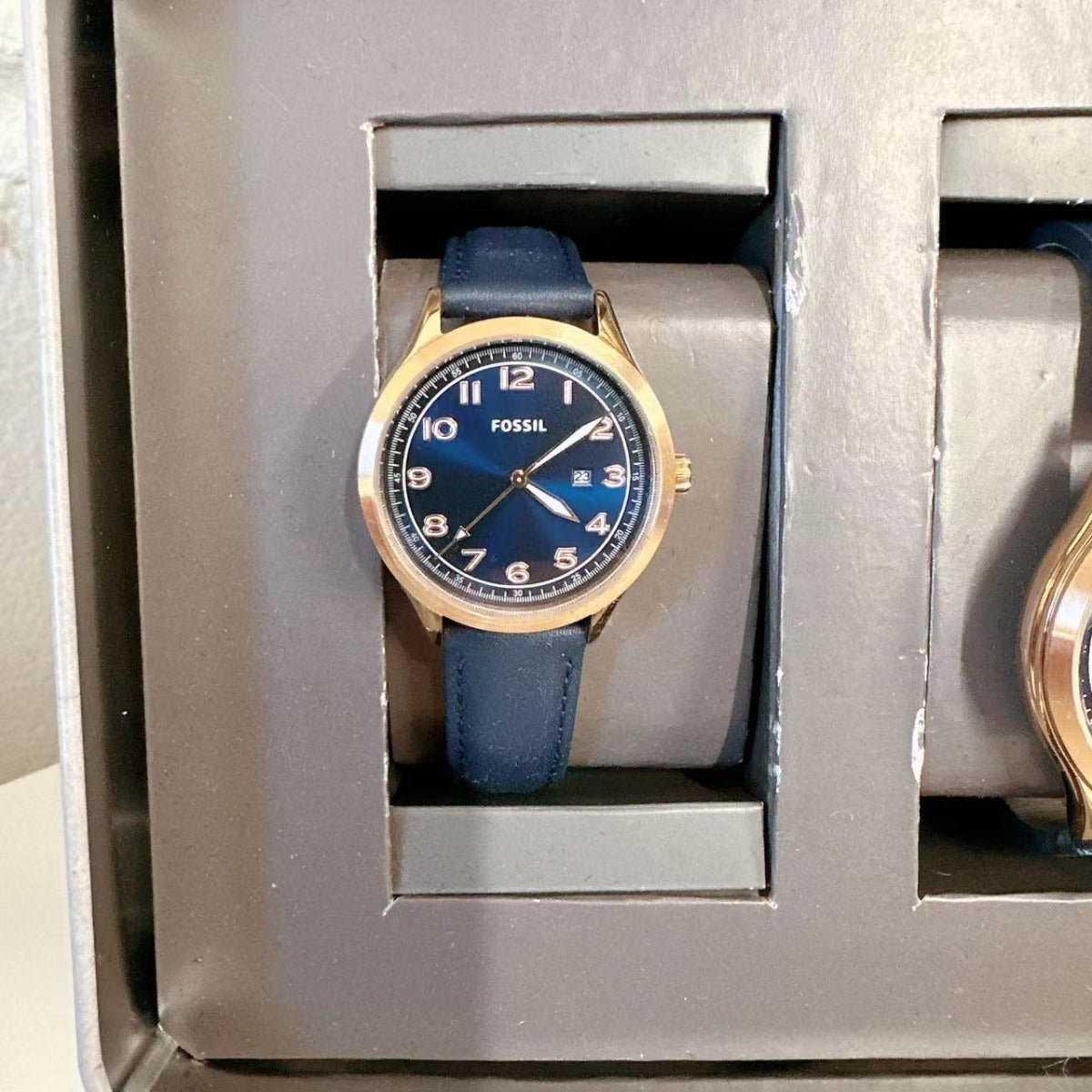 Fossil BQ2470 His and Her Wylie Three-Hand Navy Leather Watch Box Set