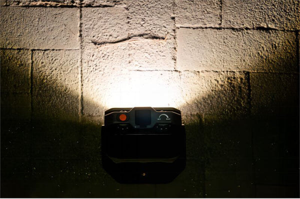 uniform and divergent light distribution effect