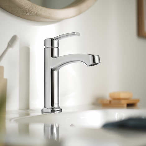 Moen Laken Single Hole Bathroom Faucet