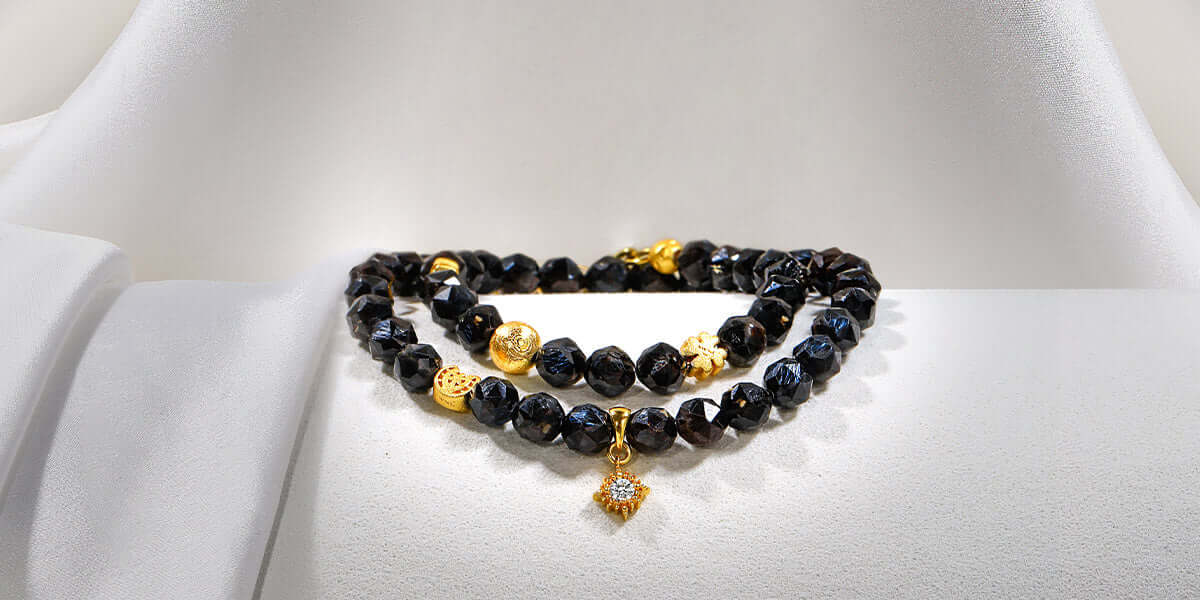 Women's Double Wrap Nuummite Beads Bracelet with Swedish Meteorite