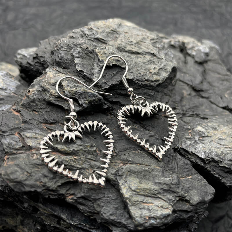 Emo Punk Aesthetic Earrings Heart Inner Spikes