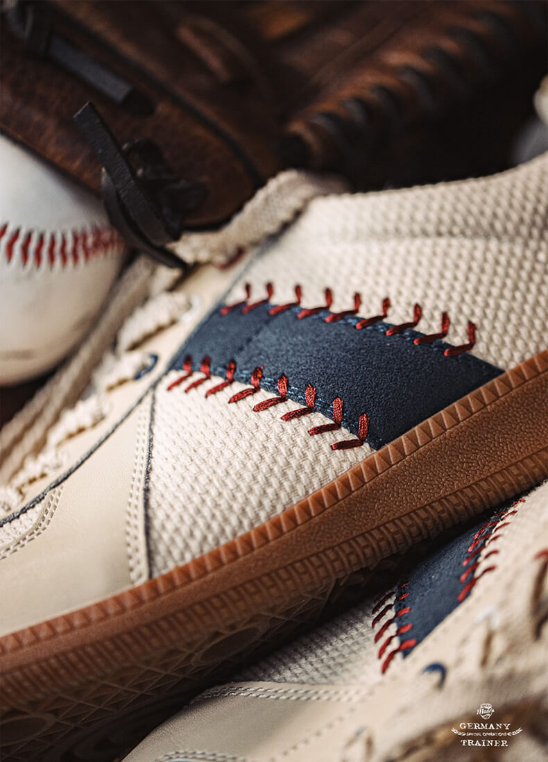 Deutsche Armee -Trainerfußball -Sneaker