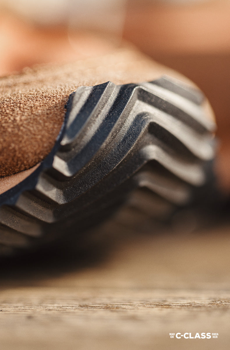 Unclehector Der OSAGA Retro-Sneaker von 1979 beinhaltet modernere Schuhmachertechniken, um Komfort und Professionalität zu verbessern.