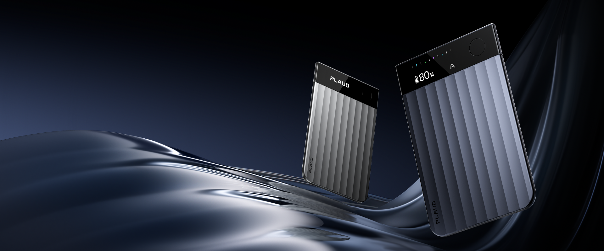 ディスプレイとリブ状のボディが特徴のPlaud Note Pro、シルバーとネイビー。