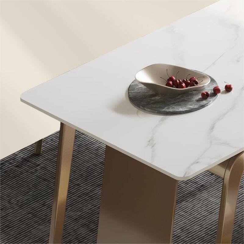 the curve of island table