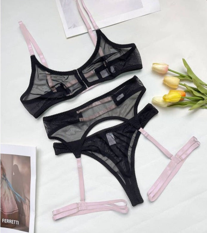 Luxurious Lace Lingerie Set with Short Skin Care Kits
