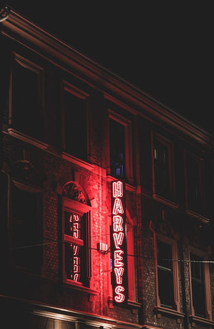 Dive Bar neon sign