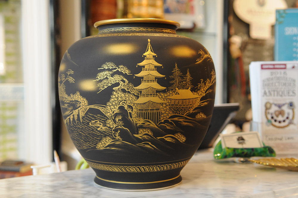 Large Contemporary Japanese vase