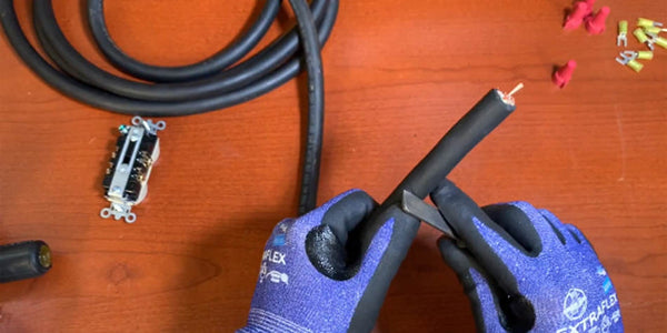 ケーブルを剥ぐ