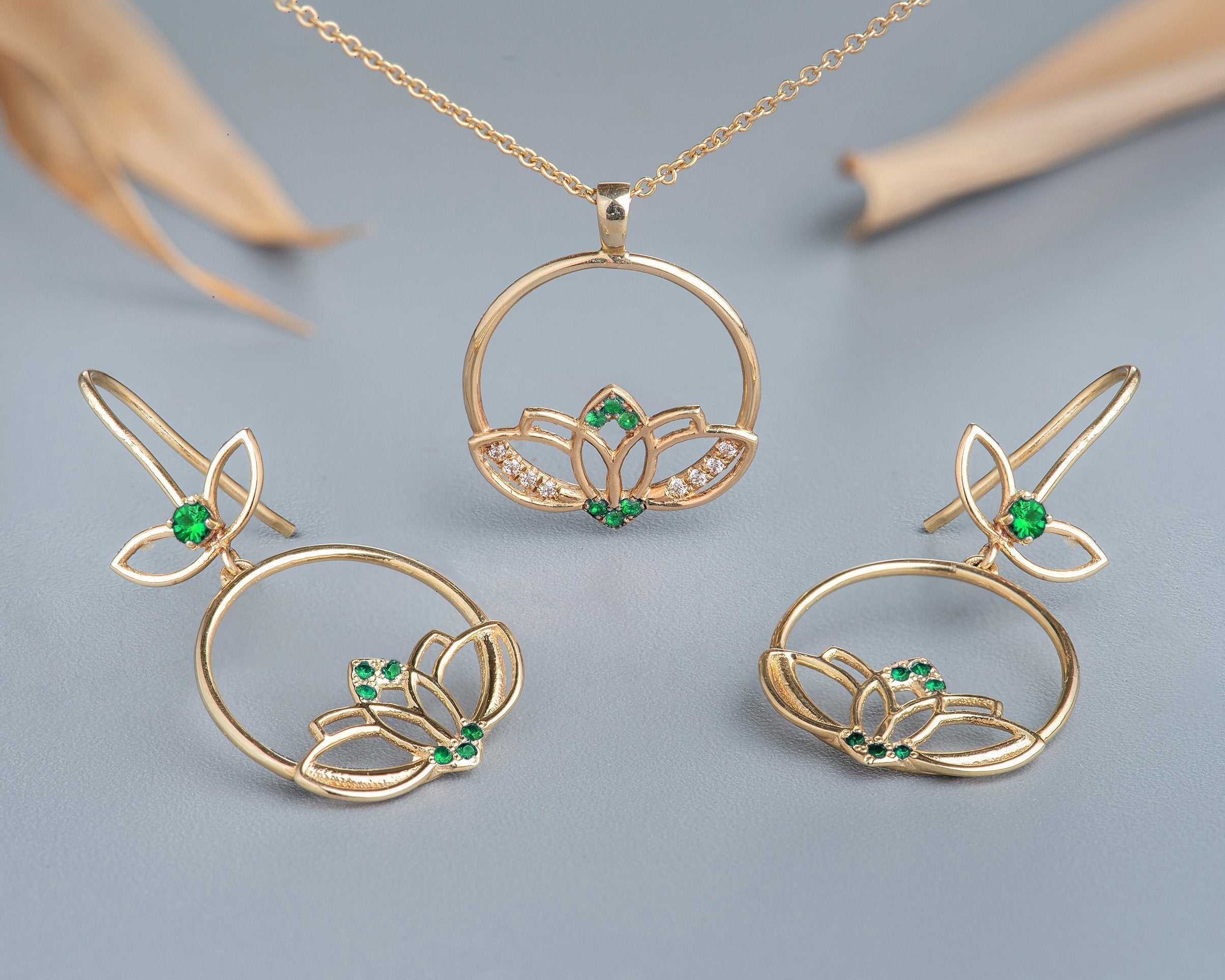 Emerald Jewelry Set