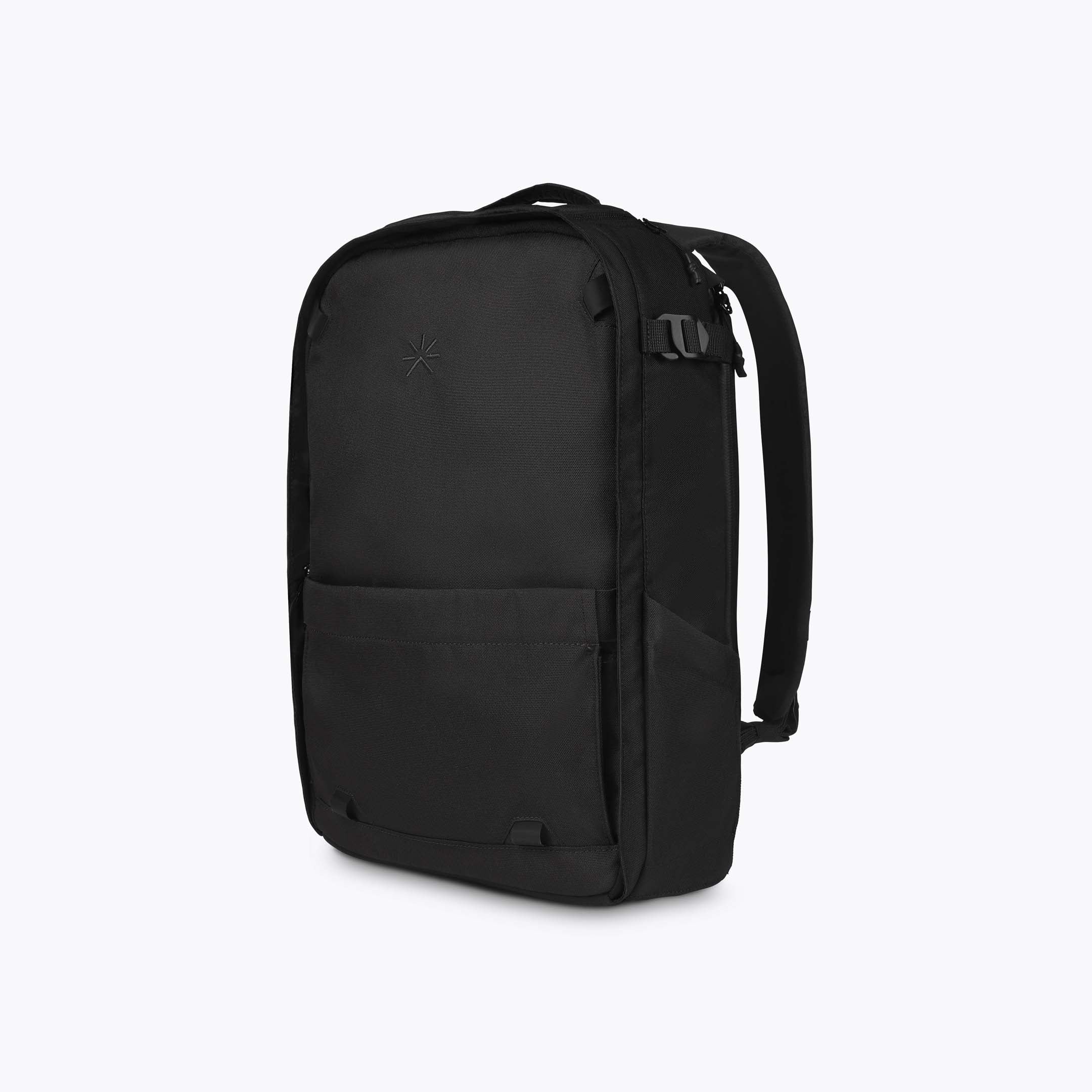 Nest Backpack All Black + Camera Cube XL