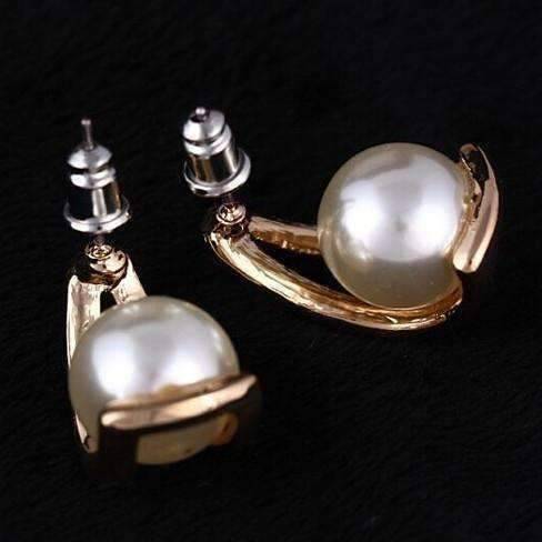 Pearl Scoop Gold Plated Stud Earrings