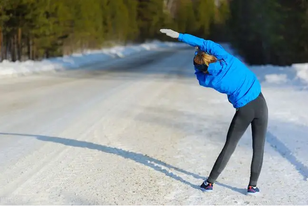 冬にジムへトレーニングに行くときの服装
