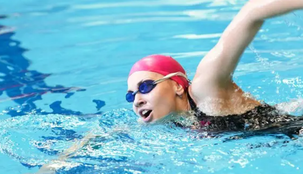 ランニングと水泳どれがより効果的な有酸素運動なのか