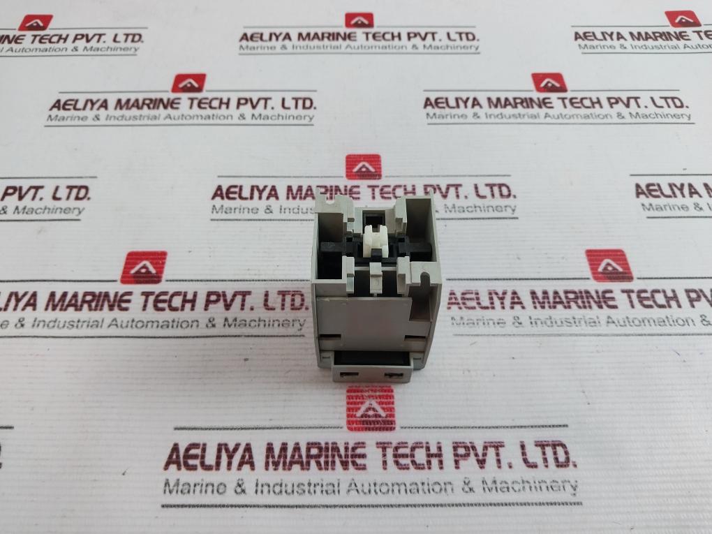 Allen-bradley 100-fl11Va Mechanical Latch Contactor Ser A