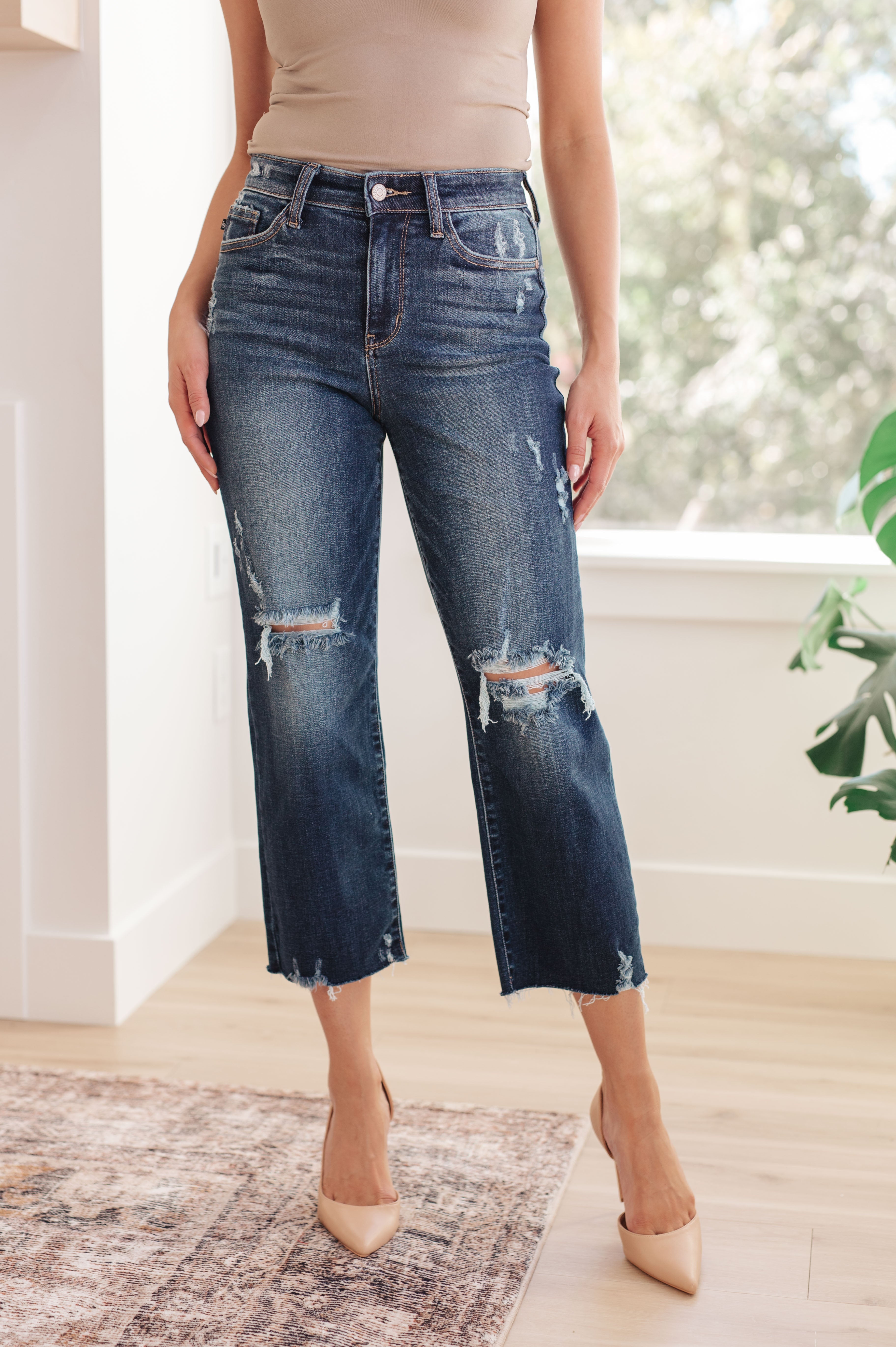 Judy Blue | High Rise Distressed Wide Leg Crop Jeans