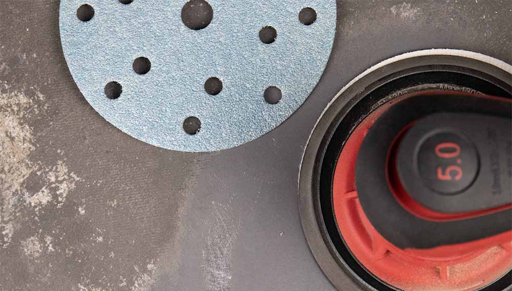 Exzenterschleifer mit Schleifteller