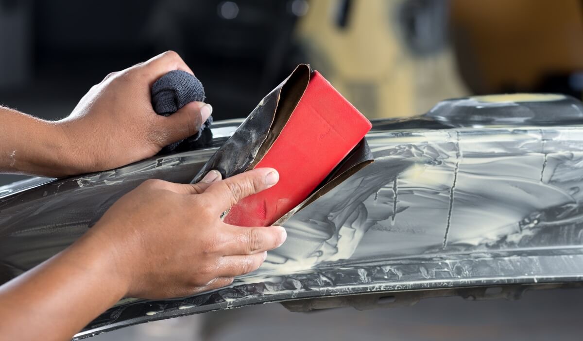 Orangenschalen vom Autolack entfernen