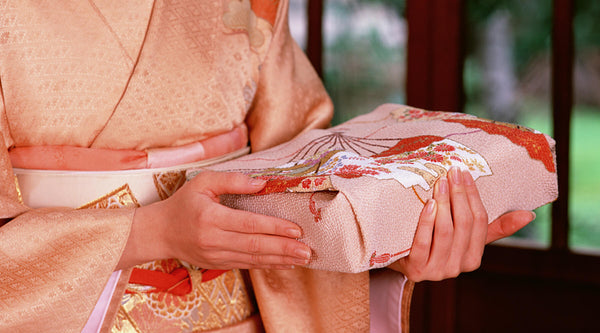 gifts-should-be-nicely-wrapped-in-Japan