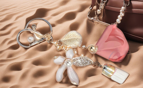 Detail of the keychain clasp
