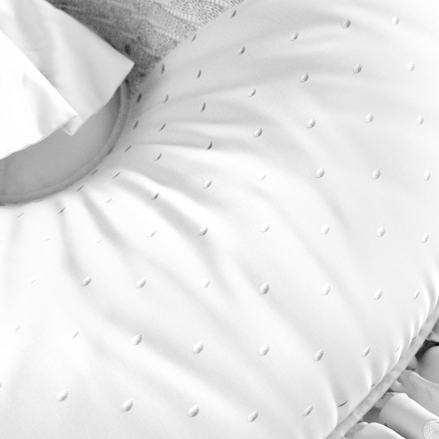 White Luxury Knitted Nursing Pillow