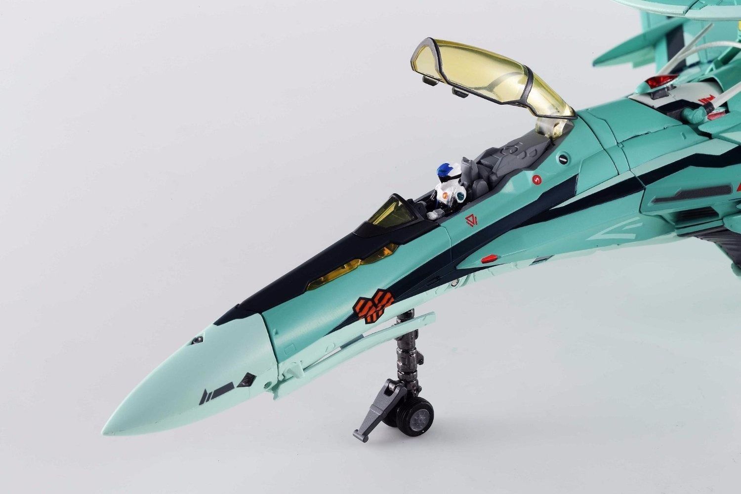 DX CHOGOKIN Macross F RVF-25 MESSIAH VALKYRIE LUCA CUSTOM RENEWAL Ver BANDAI