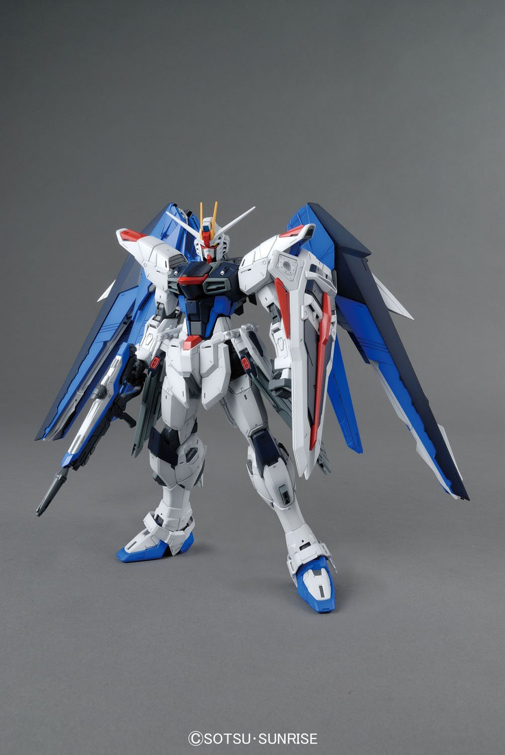 Bandai Spirits MG Gundam SEED Freedom Gundam Ver.2.0 1/100 Model Kit ?T07155 NEW