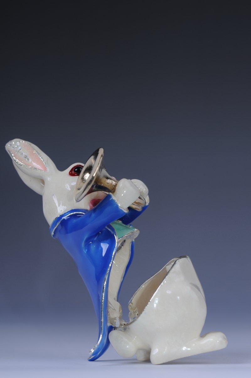 Rabbit playing the Horn