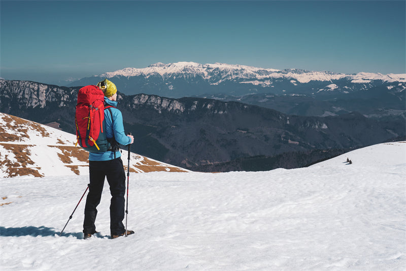 Paysage des Alpes enneigées en Europe - Randonnée en montagne, ski, téléphérique, vacances d'hiver - Téléchargement gratuit en PNG/PSD/JPG