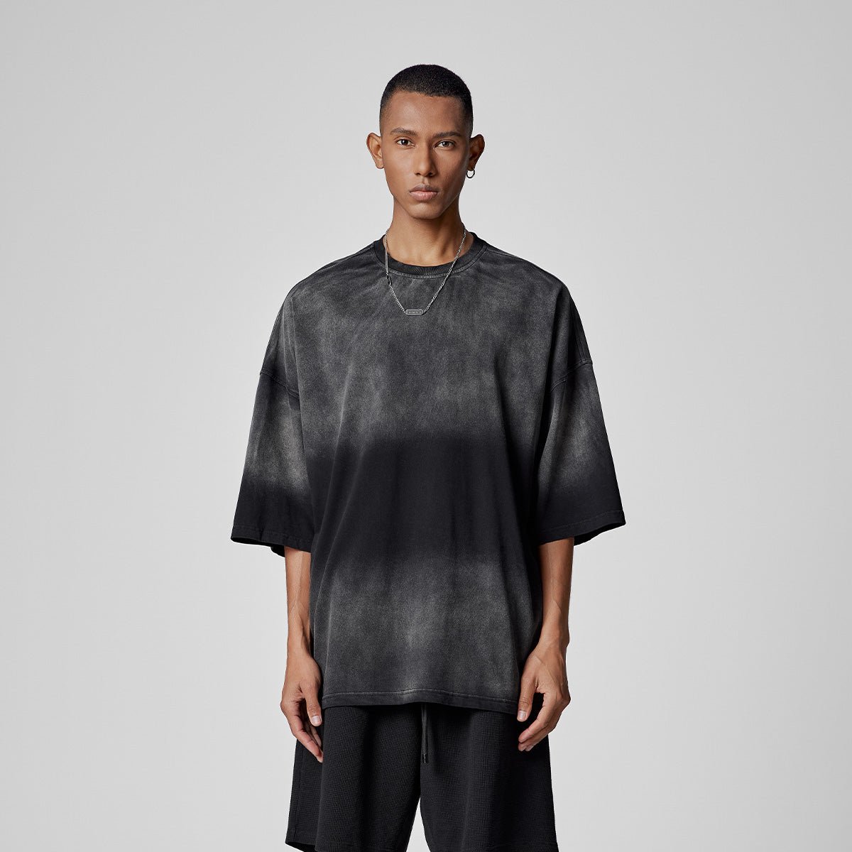 Distressed-effect Gradient Oversized?Charcoal Tee