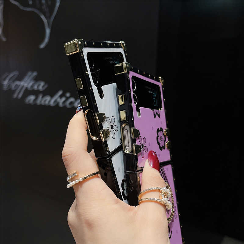 Perfume Bottle Print Galaxy Z Flip 3/4 Case