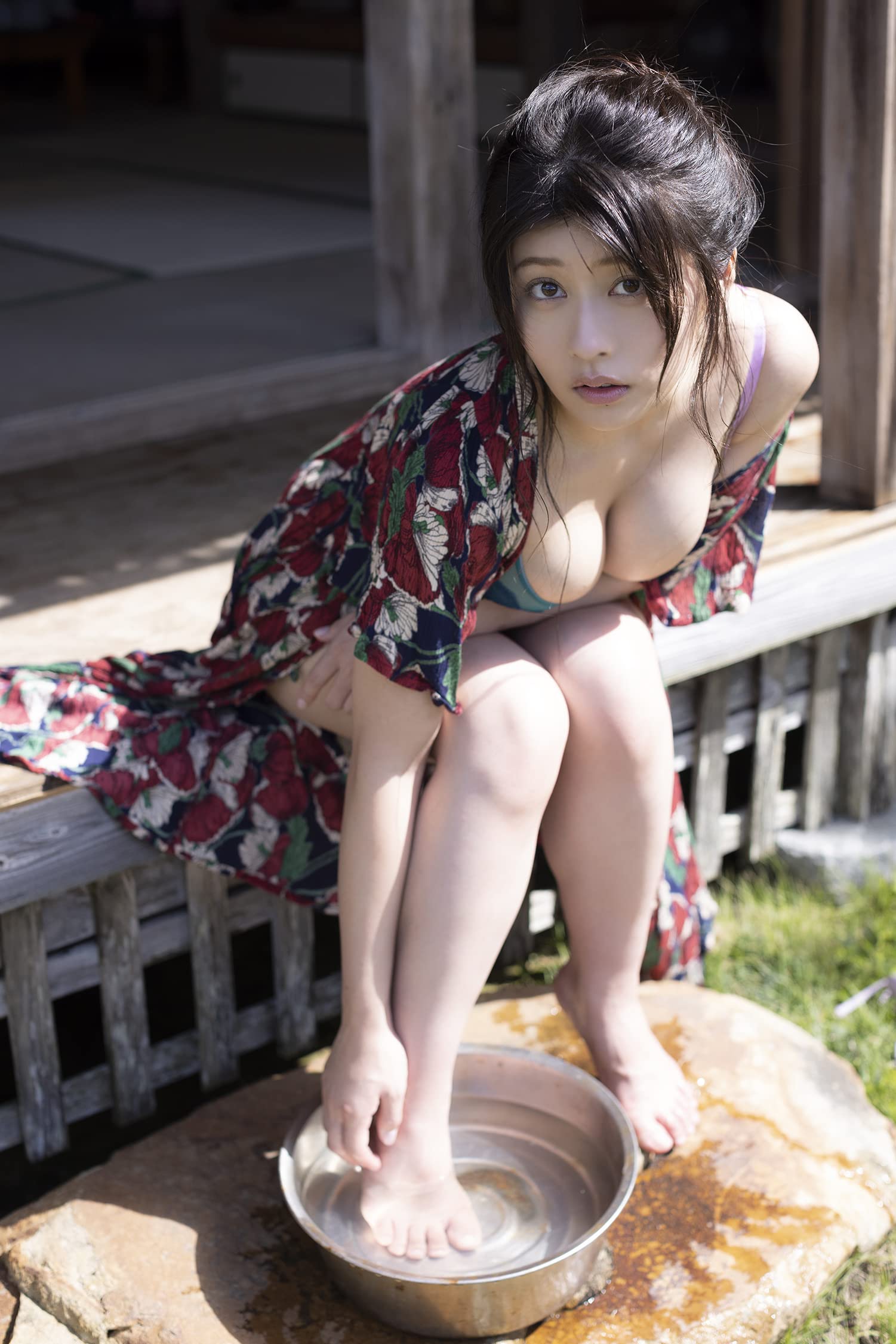 Yoshino Chitose Photo Book 