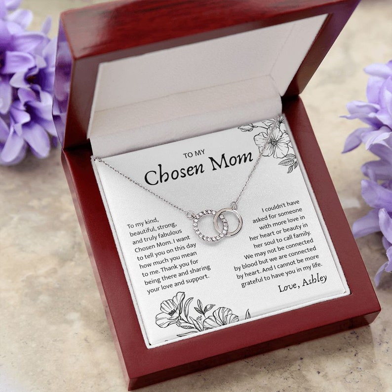Interlocking Circle Chosen Mom Necklace/ Mom by Choice Gift/ Bonus Mom Birthday Gift/ To My Chosen Necklace/ Bonus Mom Gift/ Mothers Day