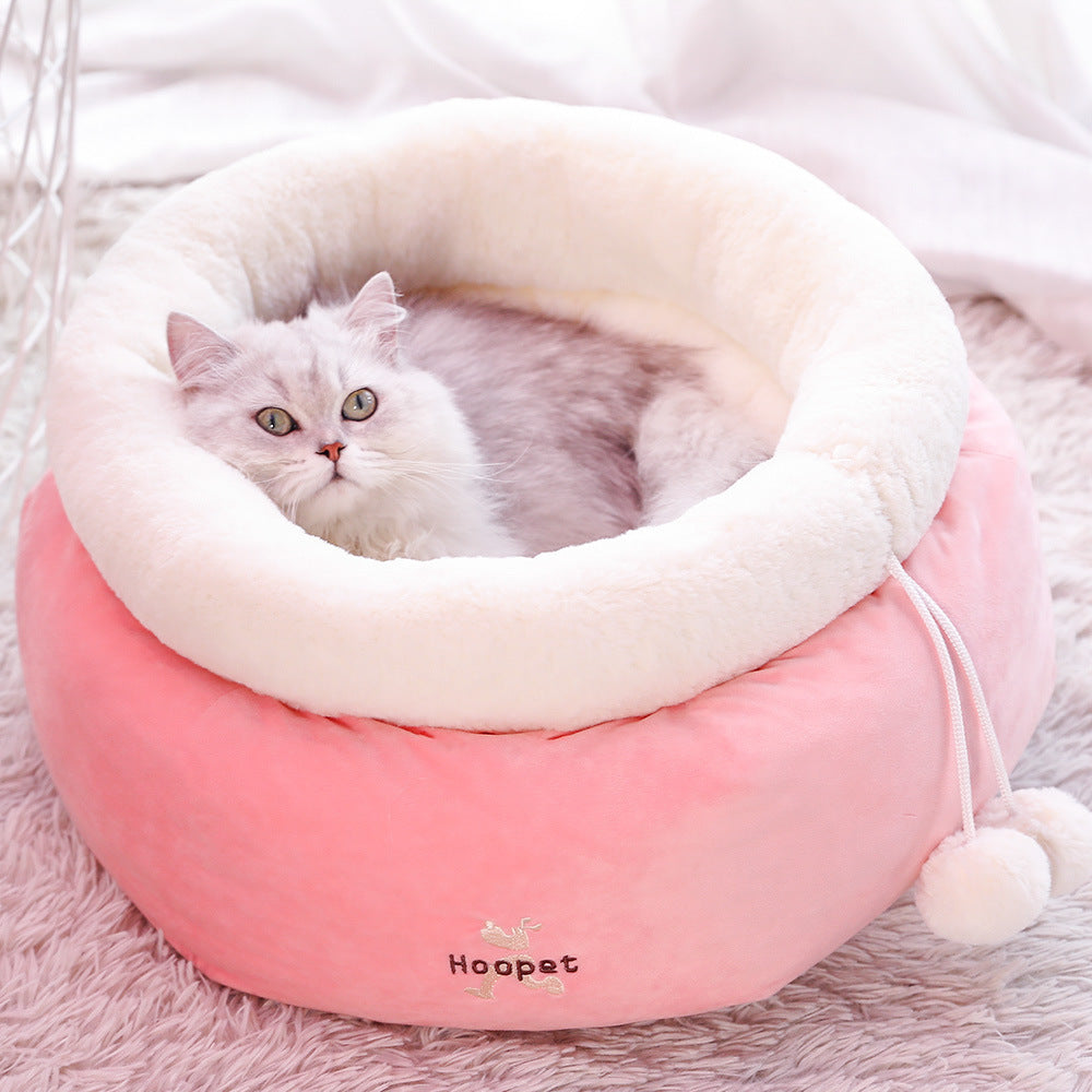 Warm and Cozy Winter Cat Litter