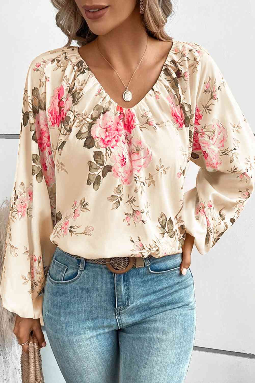 Styletrendy Brillo V-Neck Balloon Sleeve Blouse