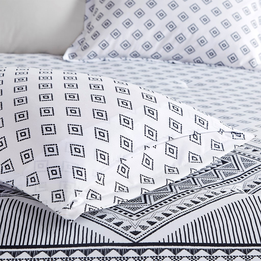 Camila Reversible Comforter Set - Black / White - Twin Size / Twin XL Size