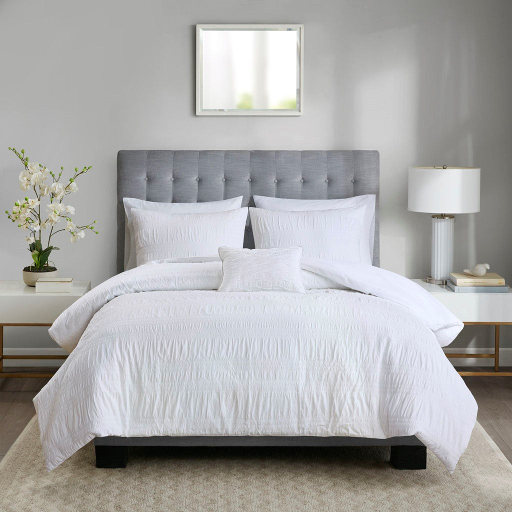 Nicolette 4 Piece Cotton Seersucker Duvet Cover Set - White  - Full Size / Queen Size