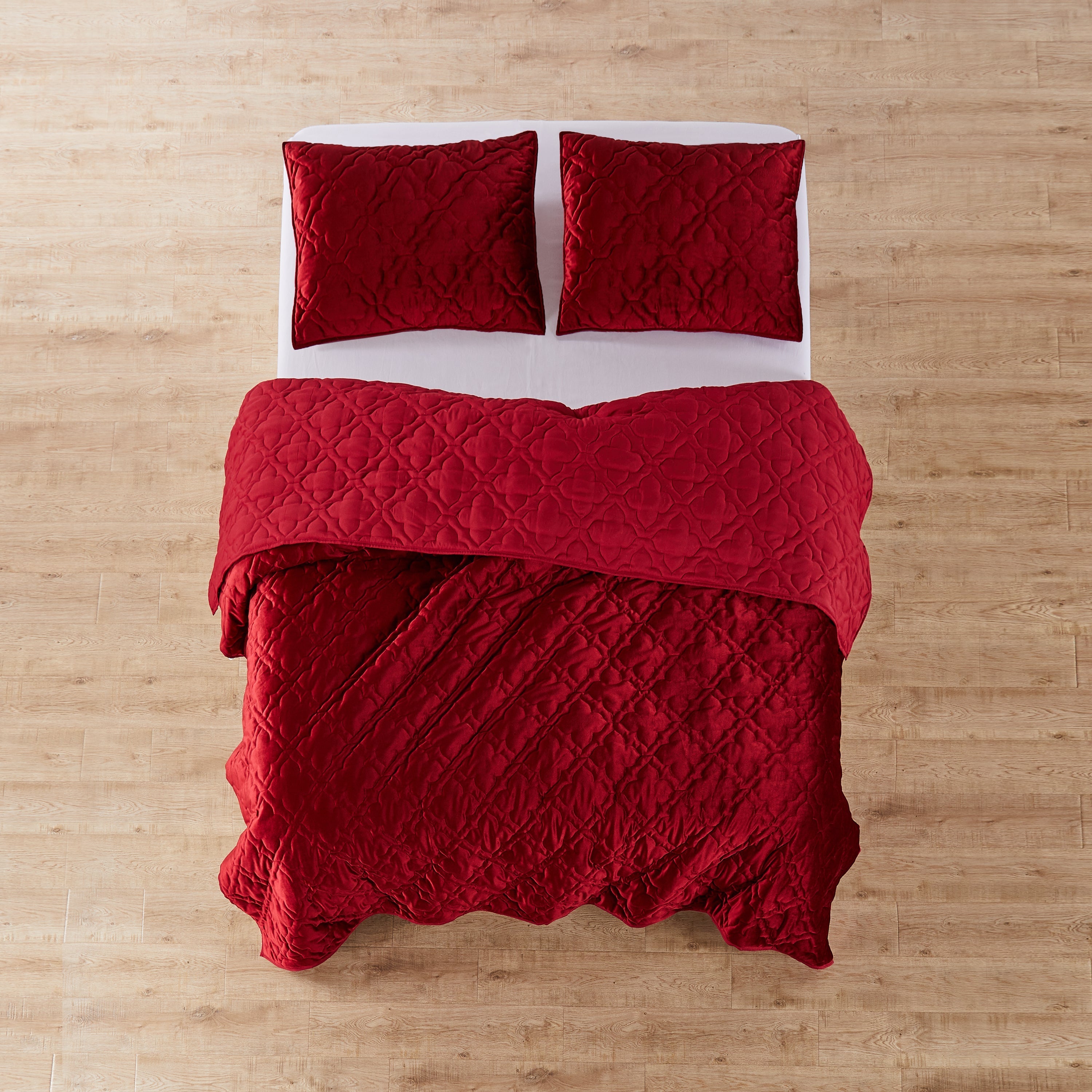 BH Caserta Velvet Red Quilt