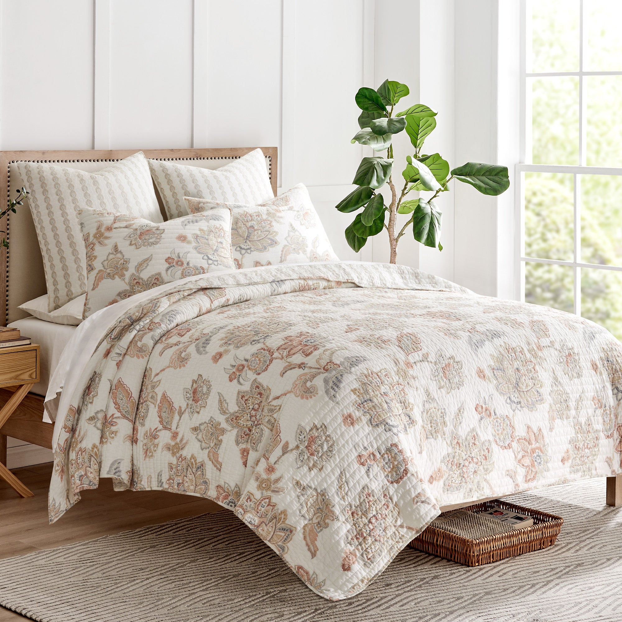 Selesta Blush Quilt Set