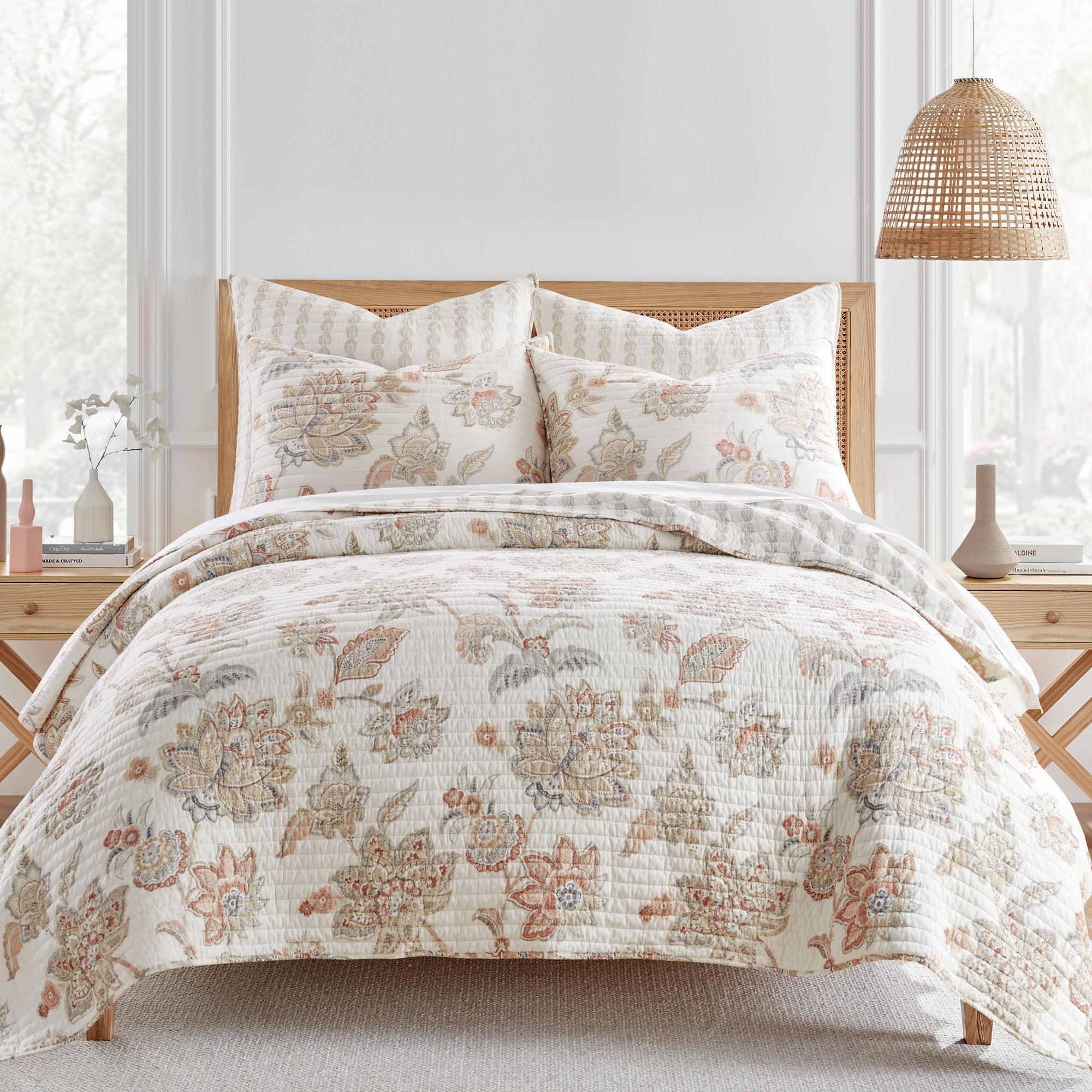 Selesta Blush Quilt Set