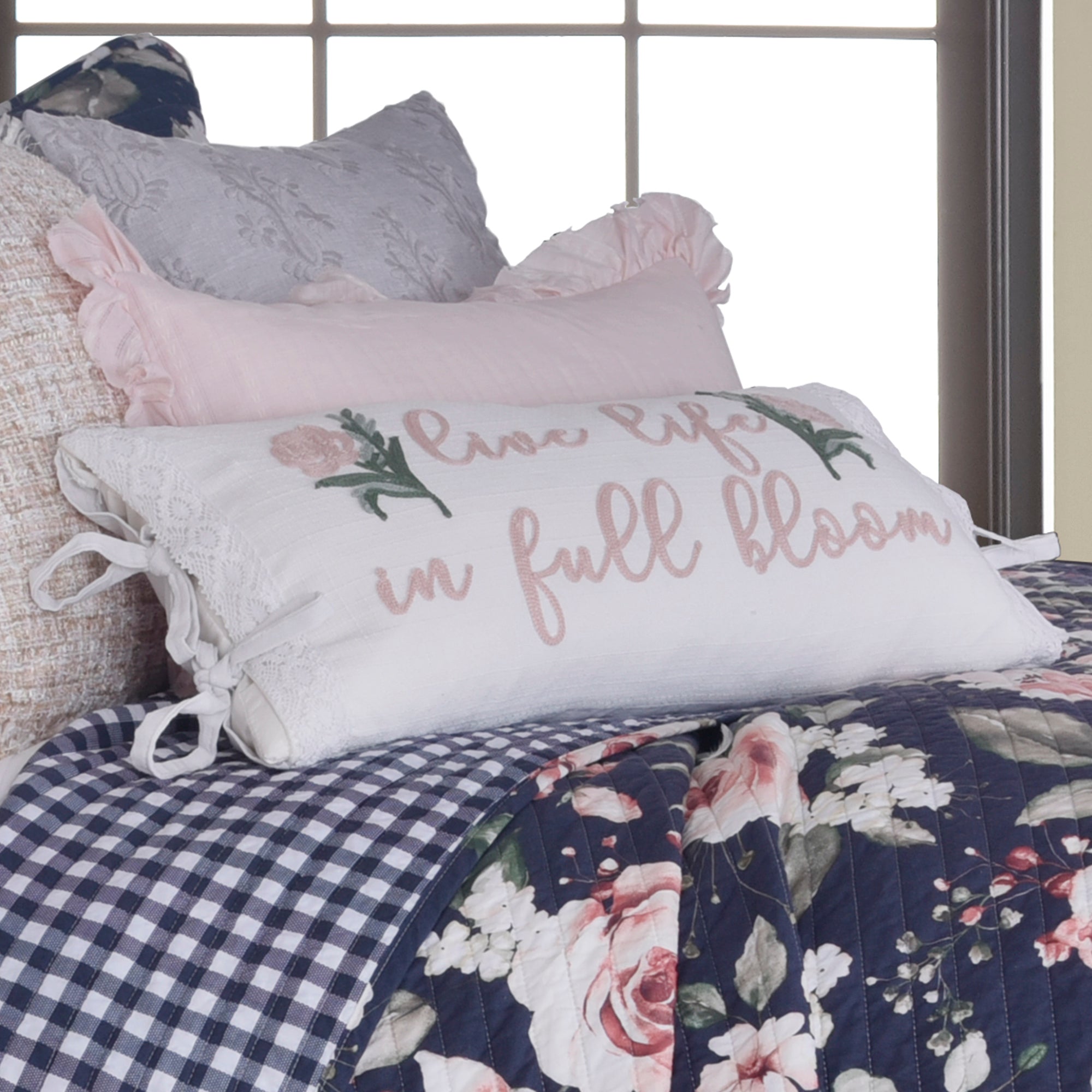 Fillipa Live Bloom Pillow