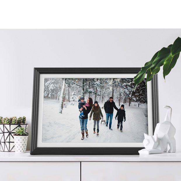 WiFi Digital Photo Frame with Touchscreen IPS LCD Display  and 32GB Built-in Memory - 10.1 inch