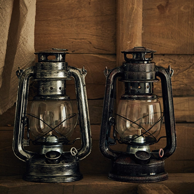 Vintage Iron Kerosene Camping Lamp with Wick - Durable and Nostalgic Outdoor Lighting