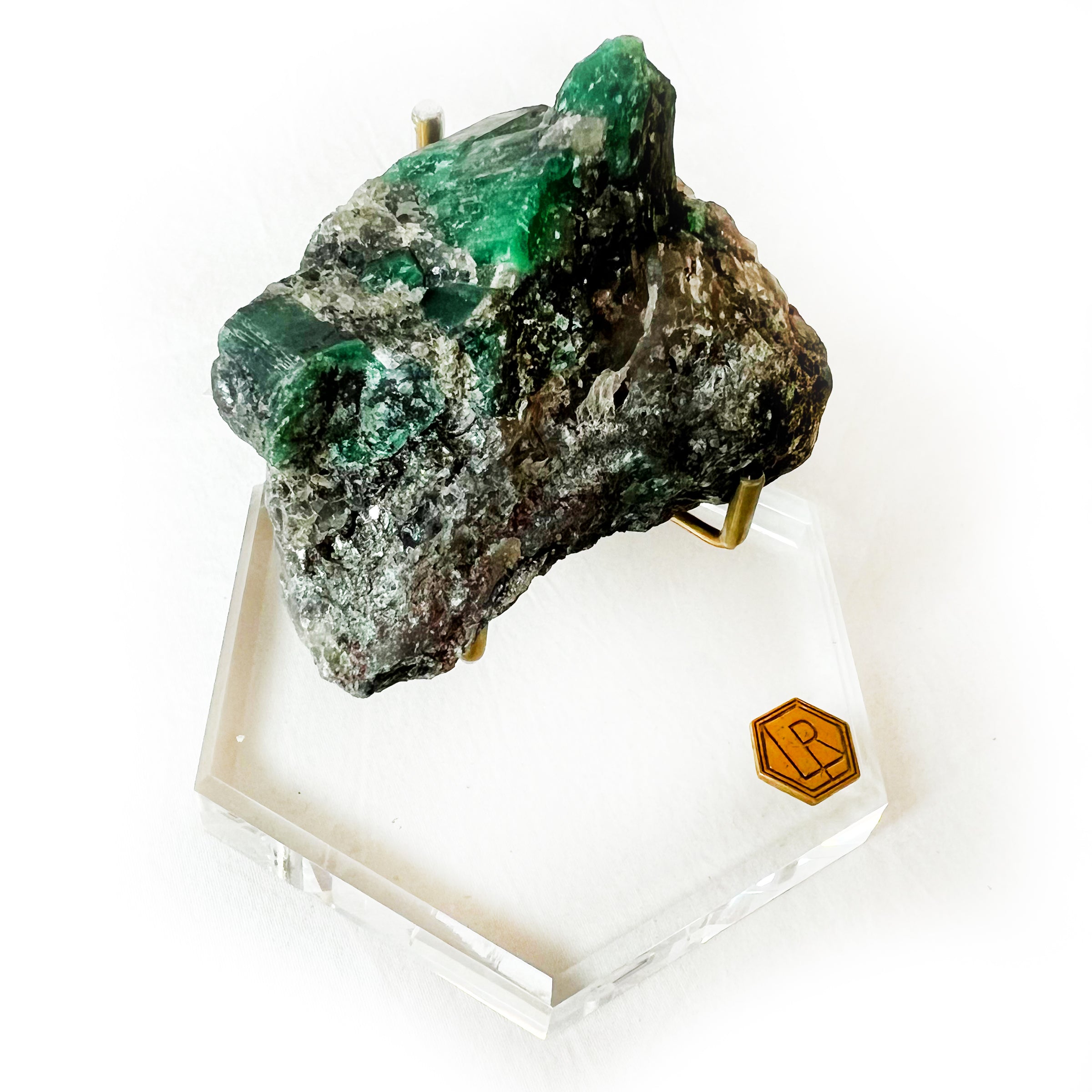 LuxeRox Emerald in Quartz Biotite