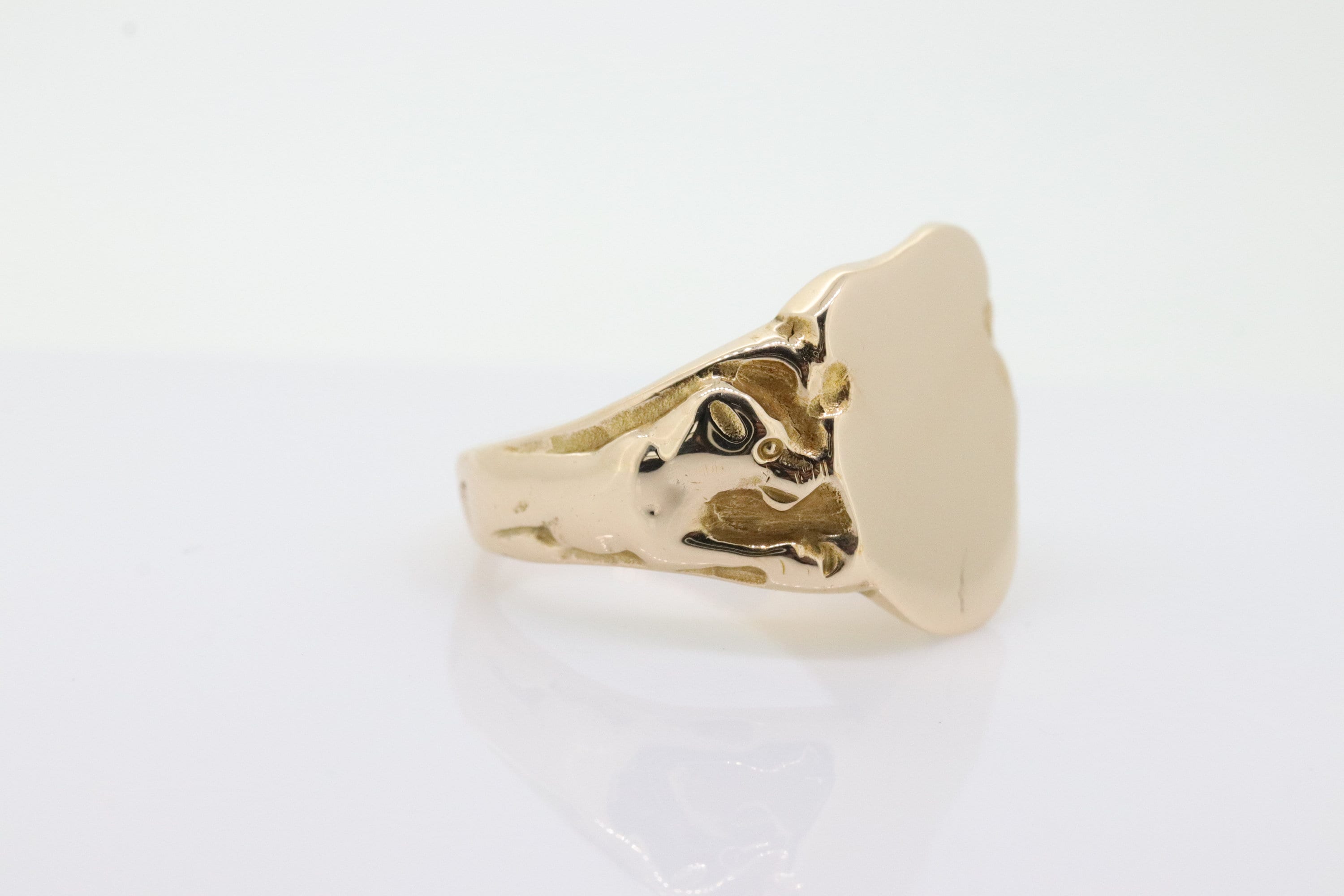 Antique LION Signet Ring. 10k Yellow gold. Blank Engrave able Signet ring. Heavy Lion Lioness Ring  st(200)