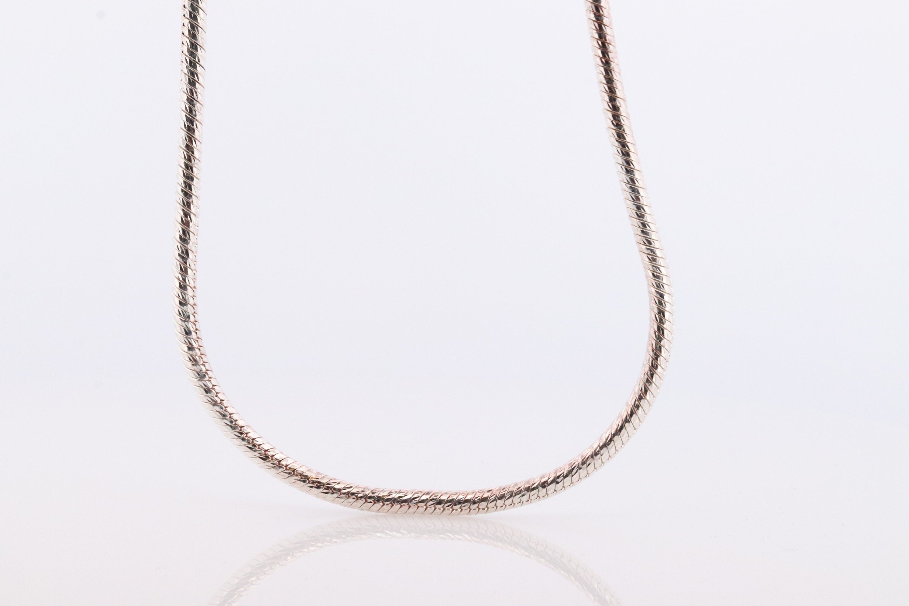 Sterling Silver Omega Snake Necklace. 925 Round Omega Snake Chain Heavy 45g 3mm width and 32in length