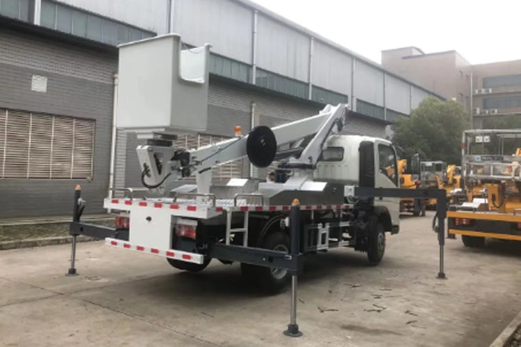 Howo 12-18 meters 4 x2 telescopic boom high-altitude working platform truck