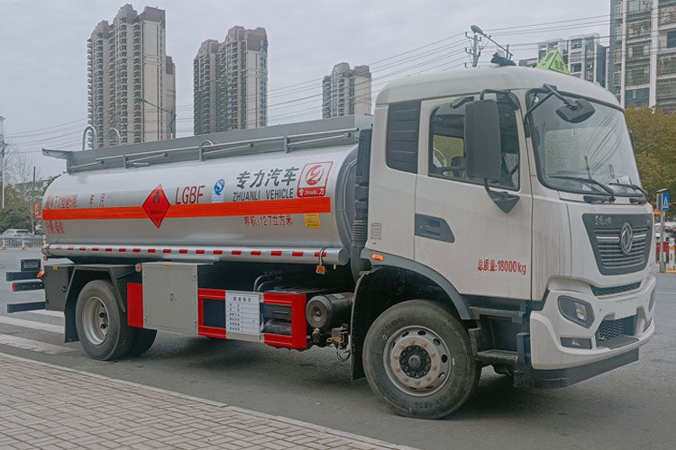 Dongfeng 4*2 15000L oil tank truck