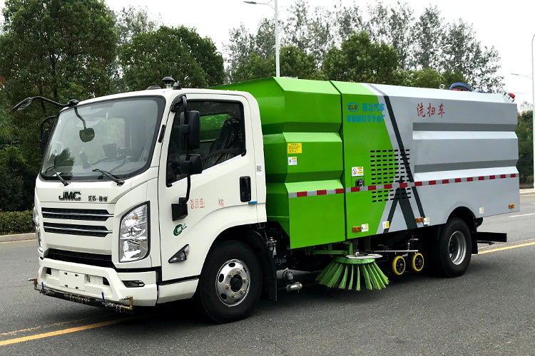 JiangLing 4X2washing and sweeping car 5 square water tank 4 square dustbin